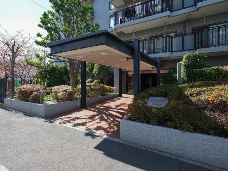 多摩川の緑溢れる住環境・緑地公園まで徒歩2分！駅前からの道のりは外灯もあり明るく、夜間も安心♪