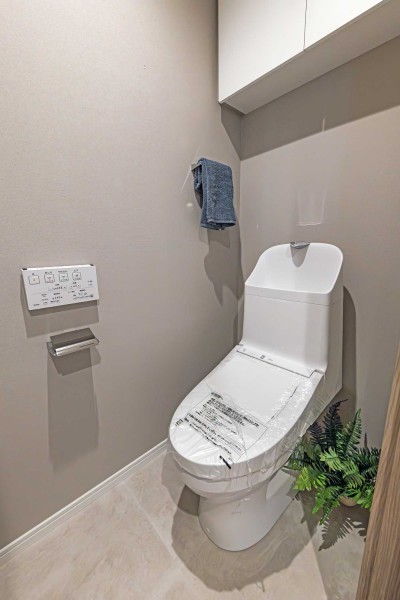 優れた節水効果や汚れが付きにくい便座など、ほしかった機能が揃ったウォシュレット一体型トイレです。