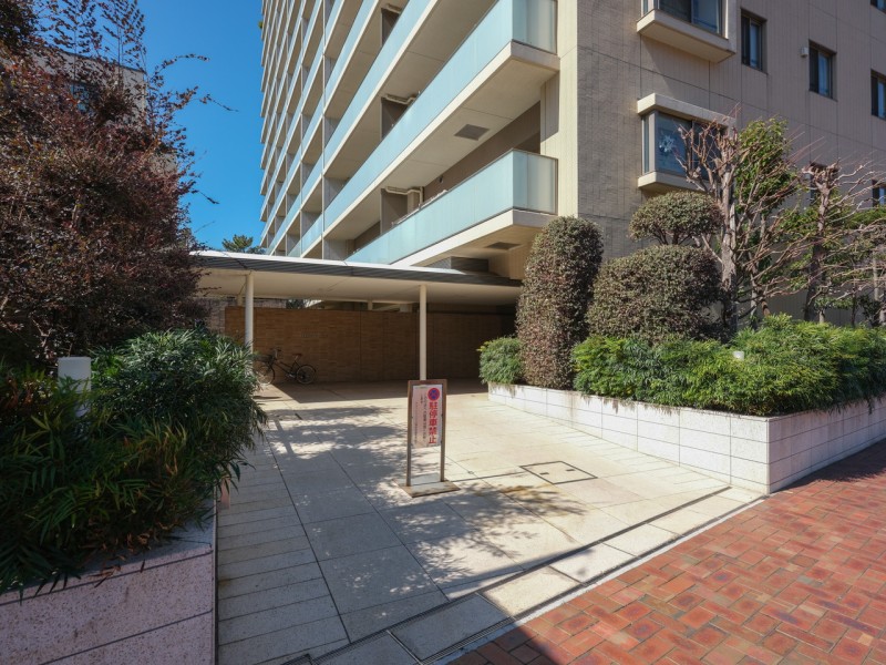 アクティブライフが叶う浦和駅が徒歩圏！5路線が利用できるアクセス至便な立地です。隣接した常盤公園がありファミリーにもうれしい住環境です。