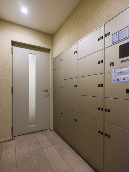 ◆宅配ボックス◆24時間いつでも荷物を受け取ることができるので、配達時間を気にせず過ごすことができます。対面での接触機会を最小限にでき、ウイルス対策の観点からも人気の設備です。