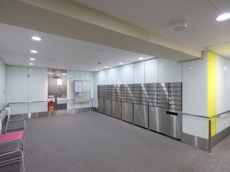 ◆宅配ボックス◆24時間いつでも荷物を受け取ることができるので、配達時間を気にせず過ごすことができます。対面での接触機会を最小限にでき、ウイルス対策の観点からも人気の設備です。