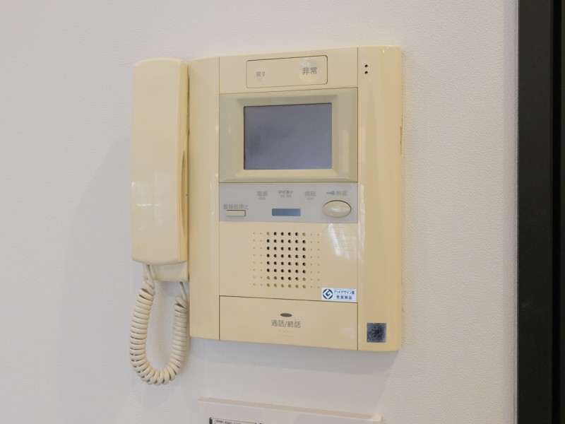 ◆TVモニター付インターホン◆訪ねてきた相手をモニター越しに確認でき、防犯対策に役立ちます。インターホン越しに話をすることが可能です。