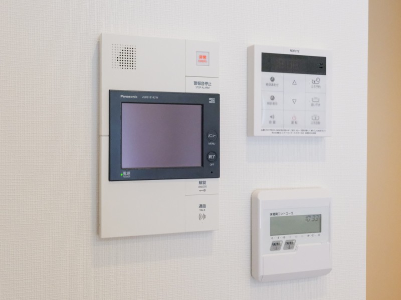 ◆TVモニター付インターホン◆訪ねてきた相手をモニター越しに確認でき、防犯対策に役立ちます。インターホン越しに話をすることが可能です。