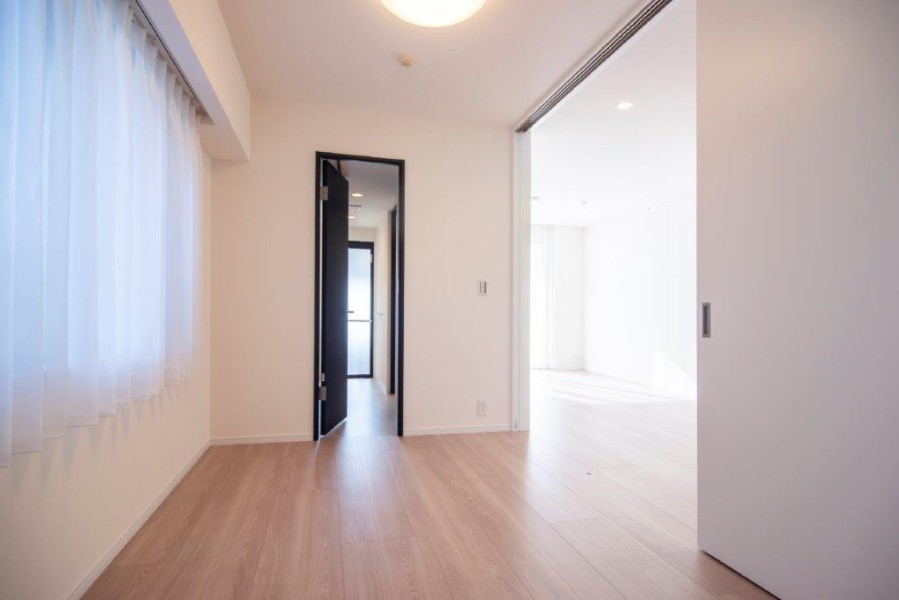 洋室からは、洗面室につながるドアがあるので、生活しやすいプライベートルームとしてお使いいただけます。