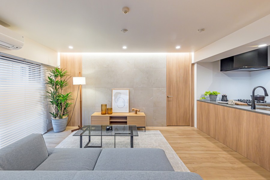 ユナイテッドアローズ社監修リノベーションのお部屋です。こだわりを重ねた内装が気品溢れる雰囲気を演出し、住み続けるほどに味わいが深まります。