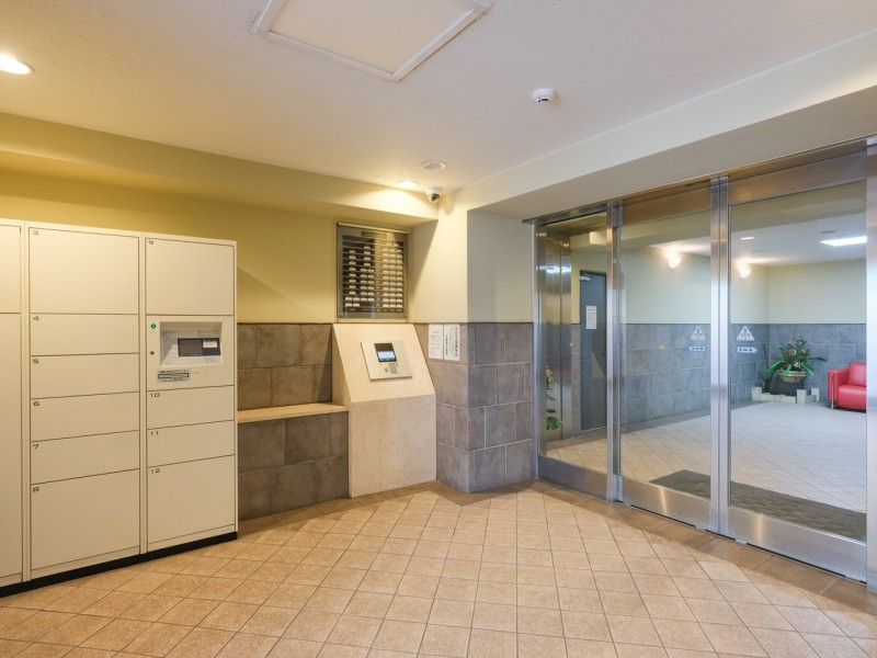 ◆オートロック◆居住者以外の侵入を拒み、不審者や不要なセールスを撃退することができます。安心感を得られるのも大きなポイントです。