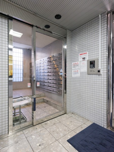 ◆オートロック◆居住者以外の侵入を拒み、不審者や不要なセールスを撃退することができます。安心感を得られるのも大きなポイントです。