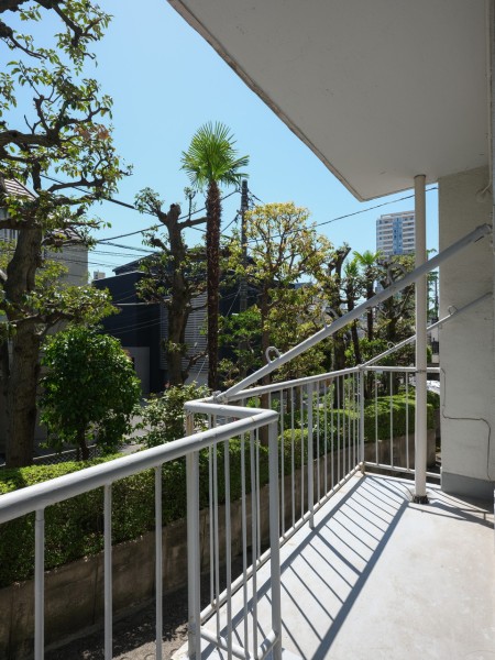 心地よい陽光を取り込み、空間をゆるやかに紡ぐバルコニーです。爽やかな風が感じられるリフレッシュにぴったりな空間です。