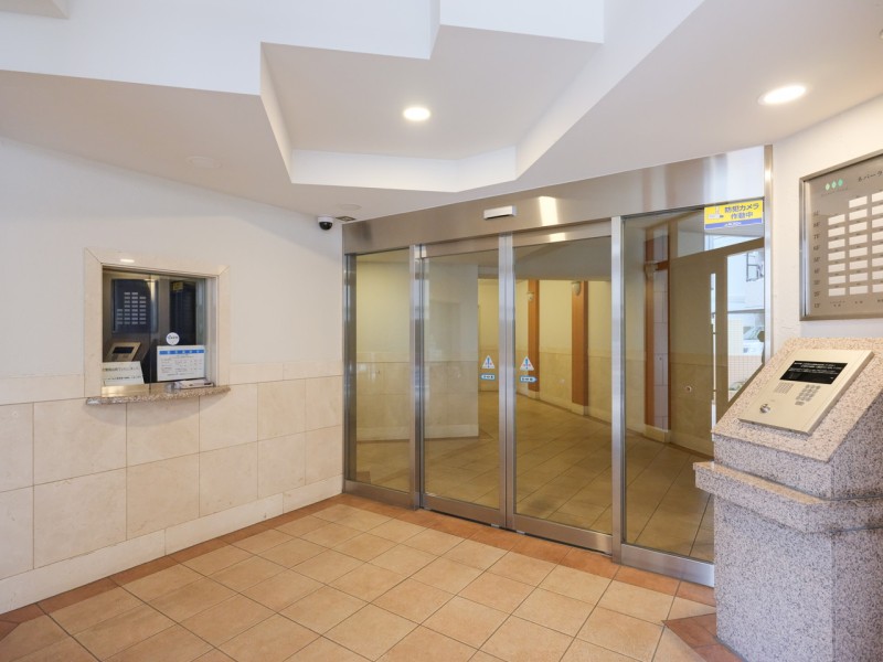 ◆オートロック◆居住者以外の侵入を拒み、不審者や不要なセールスを撃退することができます。安心感を得られるのも大きなポイントです。