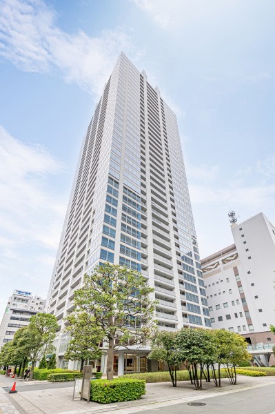 鹿島建設旧分譲、総戸数319戸の地上40階建ての上質なタワーレジデンス。JR線『秋葉原』駅徒歩5分で、スカイロビーやフィットネススクエアなど充実の共用施設も魅力なマンションです。