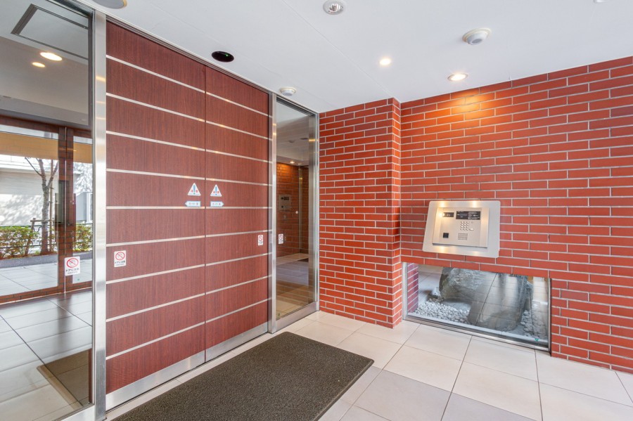 ◆オートロック◆居住者以外の侵入を拒み、不審者や不要なセールスを撃退することができます。安心感を得られるのも大きなポイントです。