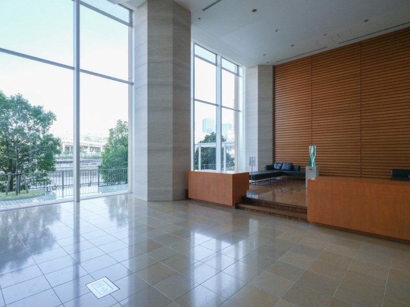 24時間有人管理で管理体制良好。安心の制震構造・耐久100年の高強度コンクリートを使用した三井不動産(株)旧分譲マンションです。