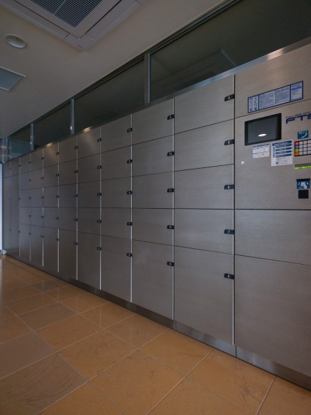 ◆宅配ボックス◆24時間いつでも荷物を受け取ることができるので、配達時間を気にせず過ごすことができます。対面での接触機会を最小限にでき、ウイルス対策の観点からも人気の設備です。