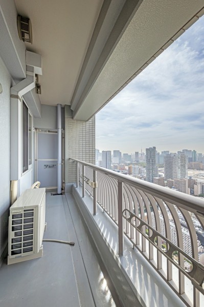 50階部分の開放的なバルコニーです。つい自慢したくなるお気に入りの空間になりそうです。