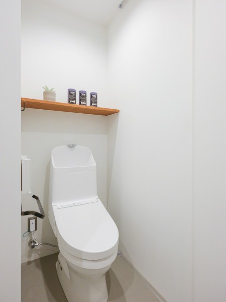 シンプルで安らぎが宿るサニタリールームです。毎日使う場所だからこそ、清潔感と使いやすさを考慮した空間です。