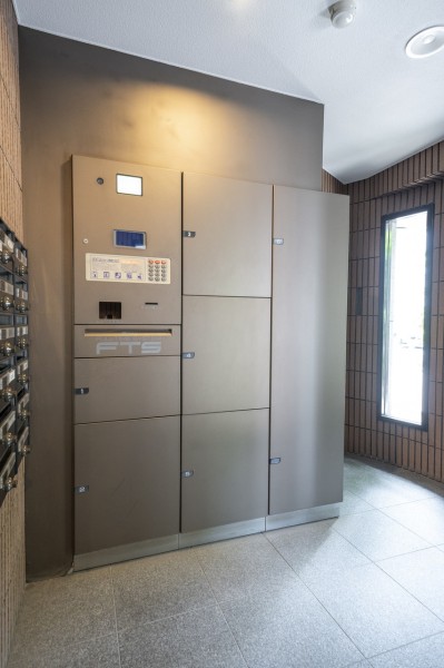 ◆宅配ボックス◆24時間いつでも荷物受け取りが可能。配達時間を気にせず過ごすことができます。ウイルス対策の観点からも人気の設備です。