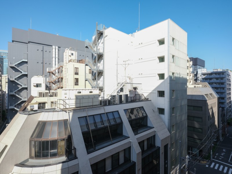 バルコニーからの眺望です。だんだんと変わっていく空の色を愉しみリフレッシュするのも良さそうです。