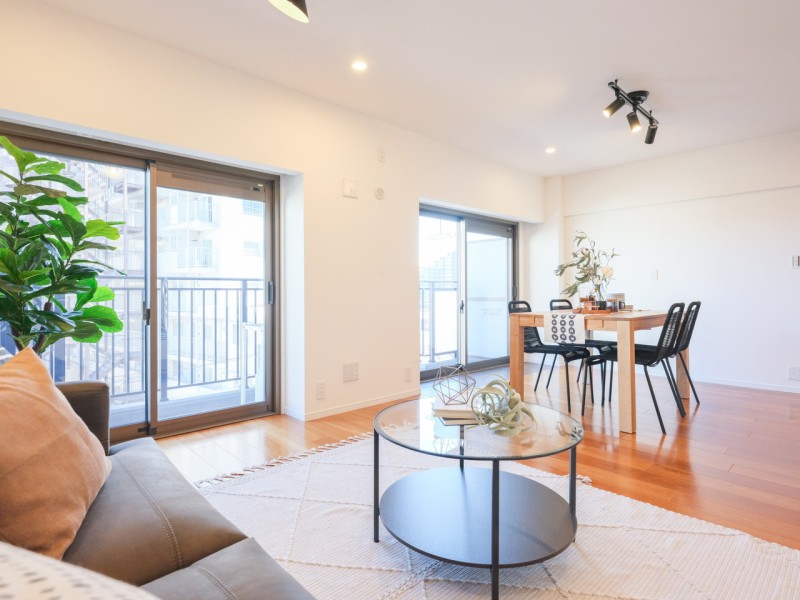 お部屋は自然の優しい温もりを添えた居心地の良い内装に仕上がりました。『日常』という大切な時間を豊かに、快適にお過ごしいただける空間です。