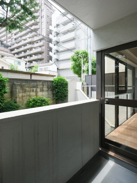 心地よい風を取り込み、空間をゆるやかに紡ぐバルコニーです。爽やかな風を感じられるリフレッシュスペースです。