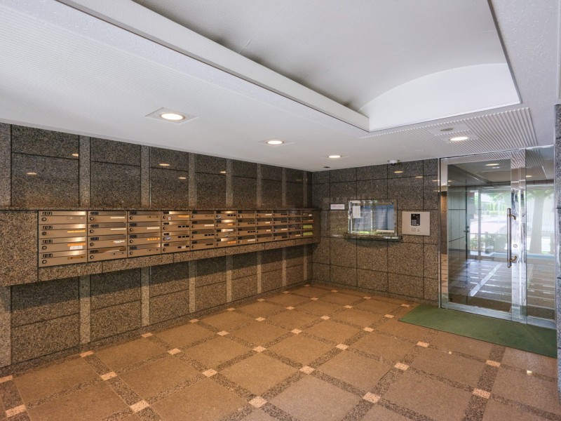 ◆オートロック◆居住者以外の侵入を拒み、不審者や不要なセールスを撃退することができます。安心感を得られるのも大きなポイントです。