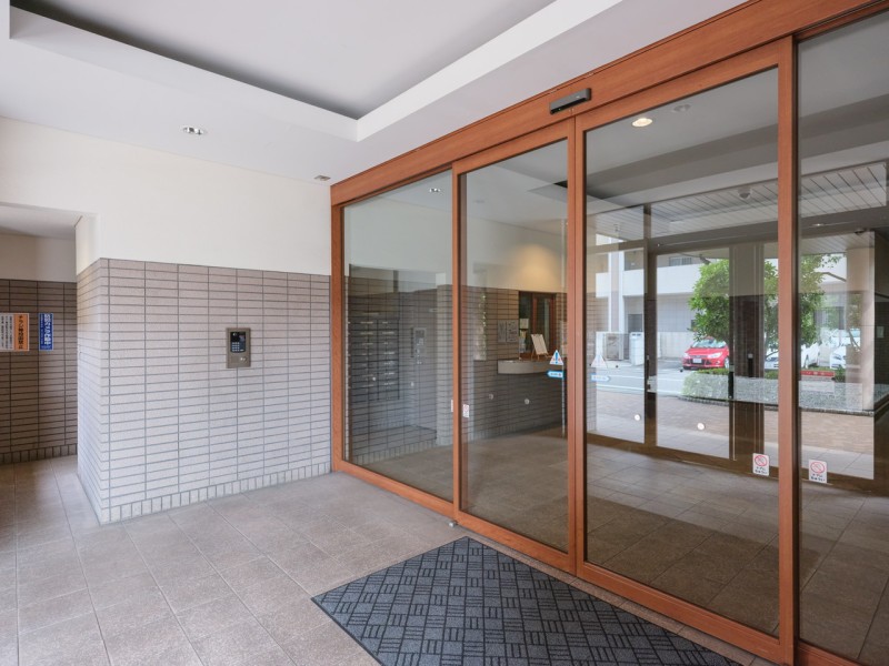 ◆オートロック◆居住者以外の侵入を拒み、不審者や不要なセールスを撃退することができます。安心感を得られるのも大きなポイントです。