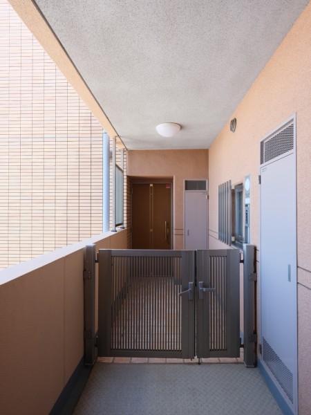 約4.7m²の広々ポーチがあります。