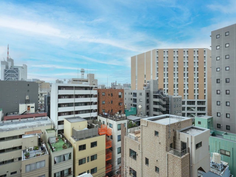 バルコニーからの眺望です。開けた空を眺めながらほっと一息つき、日常をアップデートできる空間です。