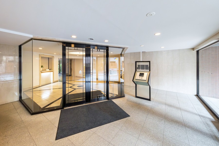 ◆オートロック◆居住者以外の侵入を拒み、不審者や不要なセールスを撃退することができます。安心感を得られるのも大きなポイントです。