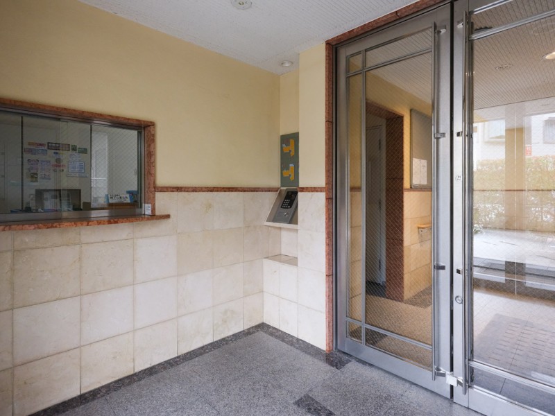 ◆オートロック◆居住者以外の侵入を拒み、不審者や不要なセールスを撃退することができます。安心感を得られるのも大きなポイントです。