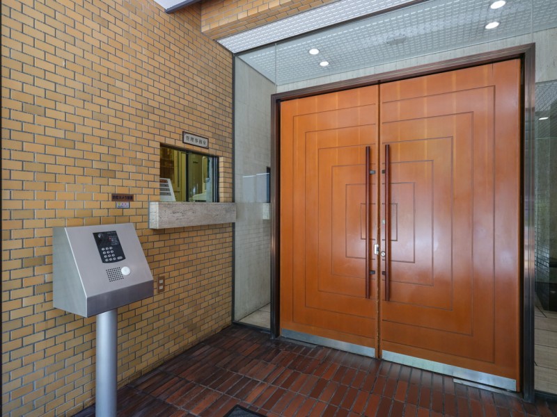 ◆オートロック◆居住者以外の侵入を拒み、不審者や不要なセールスを撃退することができます。安心感を得られるのも大きなポイントです。