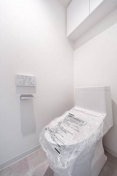 毎日使う場所だからこそ、清潔感と使いやすさを考慮したレストルームです。お掃除に便利な機能も搭載しており、毎日のお手入れもしやすくなっています。