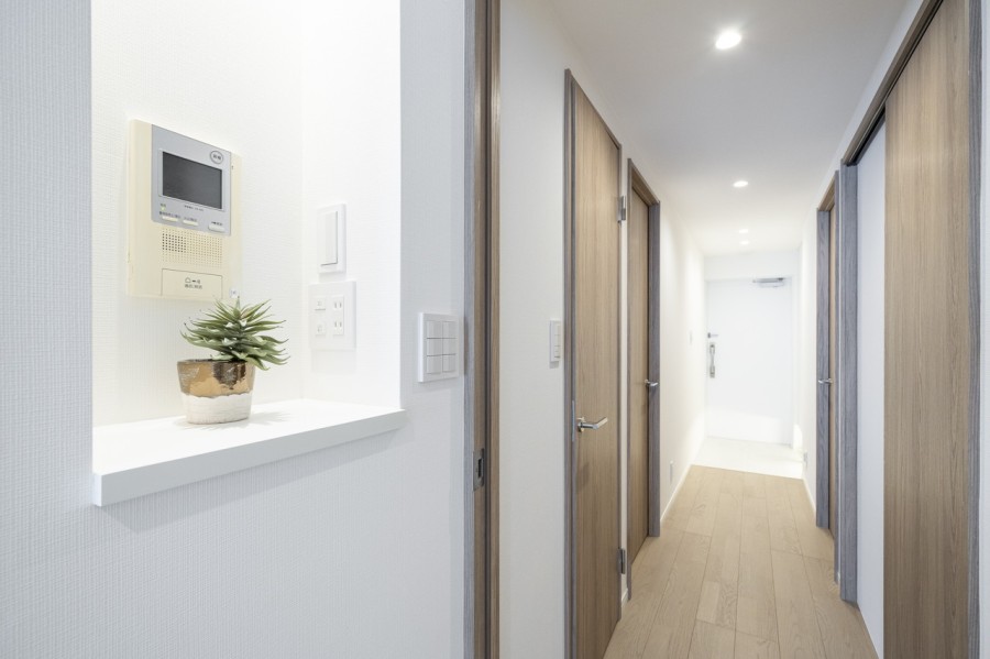 ◆TVモニター付インターホン◆訪ねてきた相手をモニター越しに確認でき、防犯対策に役立ちます。インターホン越しに話をすることが可能です。