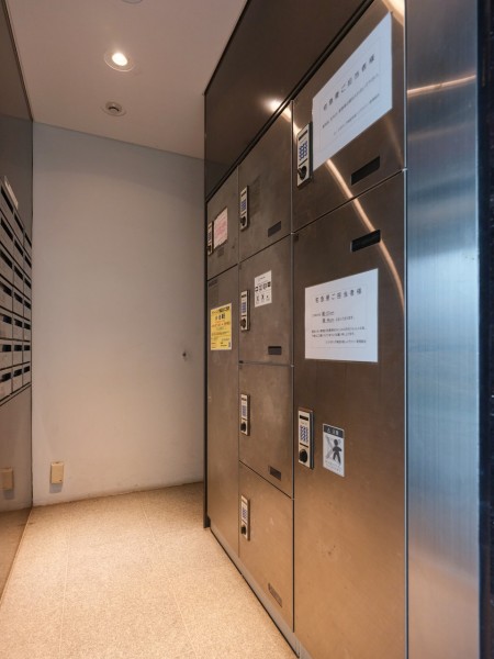 ◆宅配ボックス◆24時間いつでも荷物を受け取ることができるので、配達時間を気にせず過ごすことができます。対面での接触機会を最小限にでき、ウイルス対策の観点からも人気の設備です。