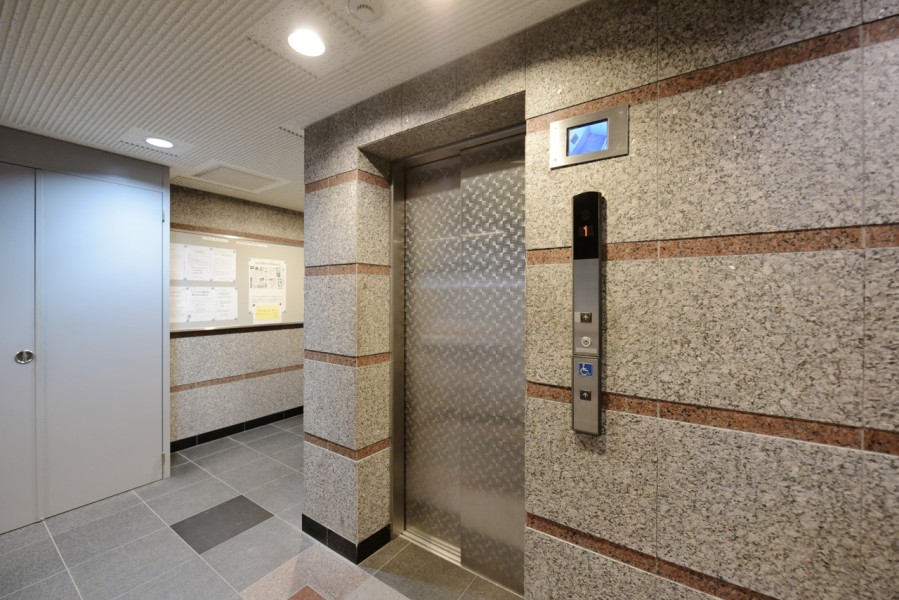 オートロック・宅配ボックス完備です。近隣には金融機関や医療機関も揃っていますので、毎日の暮らしも充実します。