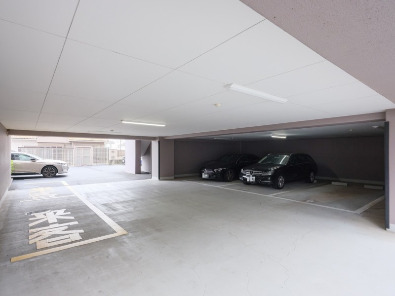 ◆駐車場◆ショッピングや旅行、レジャーが気軽に楽しめる駐車場を完備しています。※空き状況は変化することがございますのであらかじめご了承ください。