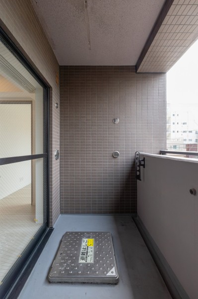 リビングに面したバルコニーは、暮らしに大切な光と風を感じる空間です。