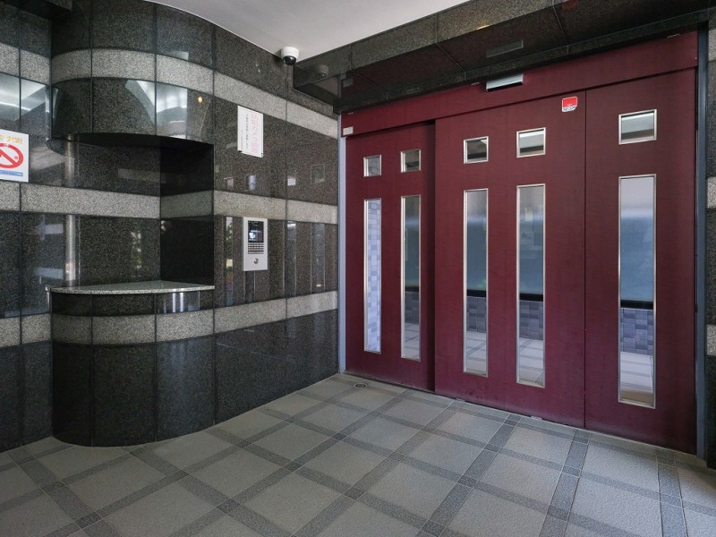 ◆オートロック◆居住者以外の侵入を拒み、不審者や不要なセールスを撃退することができます。安心感を得られるのも大きなポイントです。