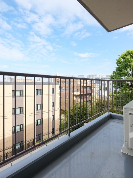 暮らしに大切な光と風を感じるバルコニーです。気分転換にもぴったりなリフレッシュ空間となっています。