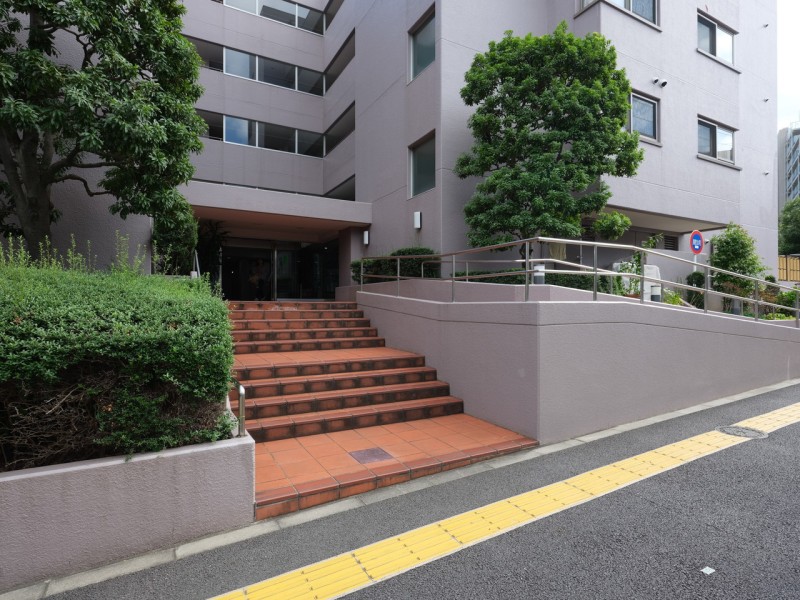 2017年共用部大規模修繕工事実施済み・長期修繕計画有りの管理体制良好なマンションです。