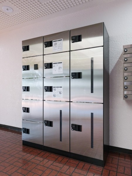 ◆宅配ボックス◆24時間いつでも荷物を受け取ることができるので、配達時間を気にせず過ごすことができます。対面での接触機会を最小限にでき、ウイルス対策の観点からも人気の設備です。