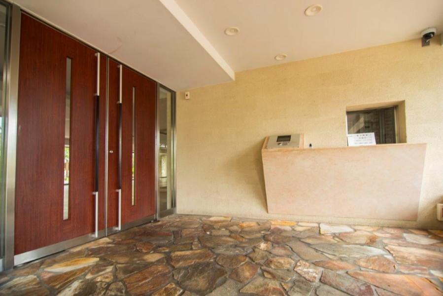 ◆オートロック◆居住者以外の侵入を拒み、不審者や不要なセールスを撃退することができます。安心感を得られるのも大きなポイントです