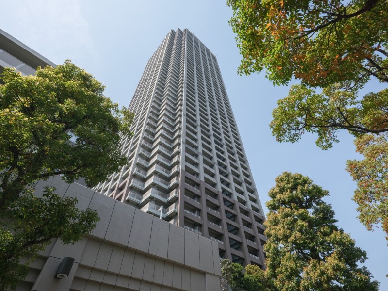タワーには、スーパーや銀行、レストランなどが入っているので日々の生活にとても便利です。中央区晴海を代表するタワーマンションでの特別な暮らしを過ごしてみるのはいかがでしょうか。