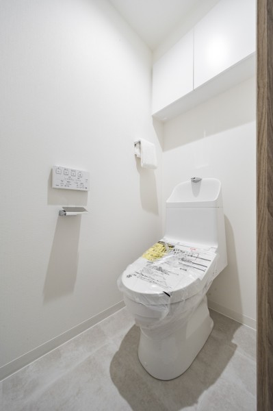 レストルームも上品さが宿る安らぎのスペースに仕上がりました。毎日使う場所だからこそ、清潔感と使いやすさを考慮した空間です。