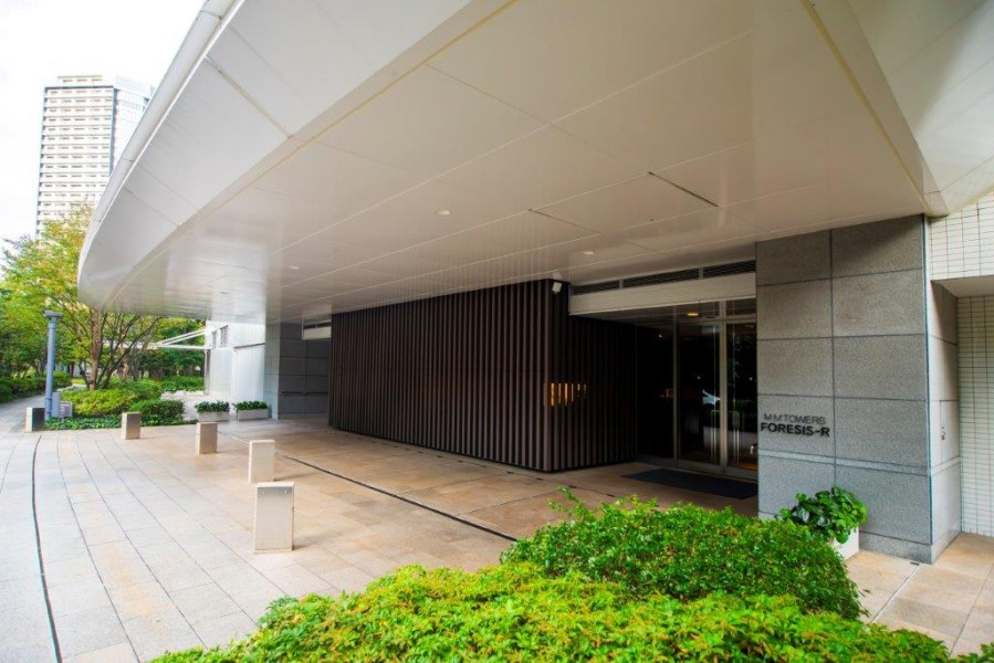 日々の通勤や通学はもちろんのこと、ショッピングからレジャーまで自在に楽しめる至便なポジションが、アクティブな日常を叶えてくれる「上質」な佇まいへ導いてくれます。