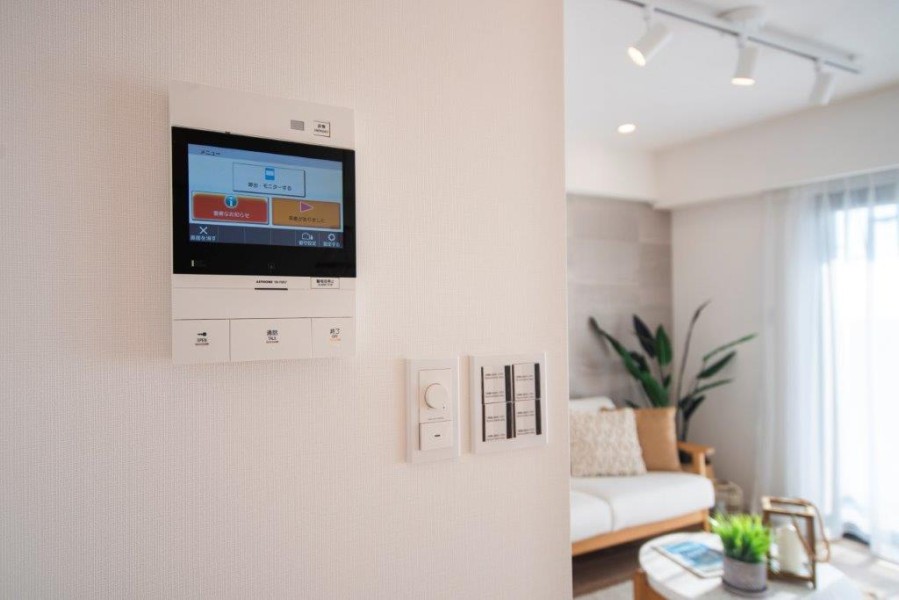 ◆TVモニター付インターホン◆訪ねてきた相手をモニター越しに確認でき、防犯対策に役立ちます。インターホン越しに話をすることが可能です。