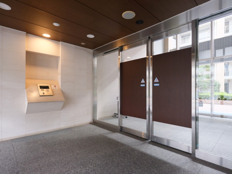 ◆オートロック◆居住者以外の侵入を拒み、不審者や不要なセールスを撃退することができます。安心感を得られるのも大きなポイントです。