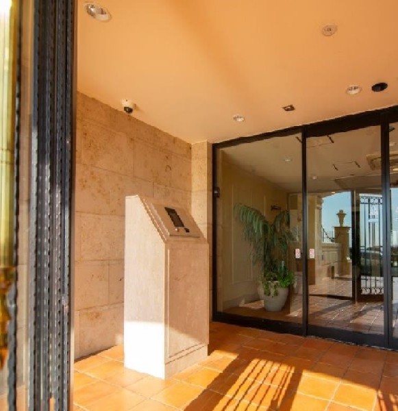 ◆オートロック◆居住者以外の侵入を拒み、不審者や不要なセールスを撃退することができます。安心感を得られるのも大きなポイントです。