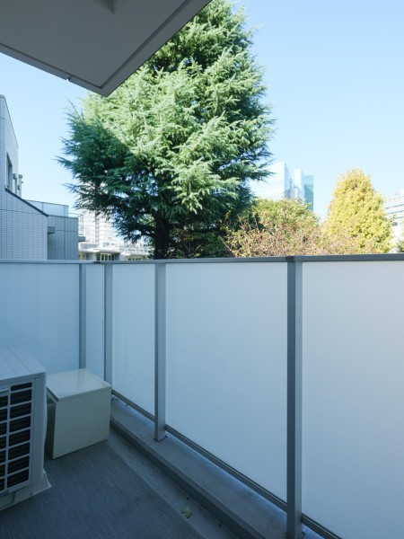 リビングダイニングキッチンに隣接したバルコニーです。心地よい陽光を取り込み、空間をゆるやかに紡ぎます。