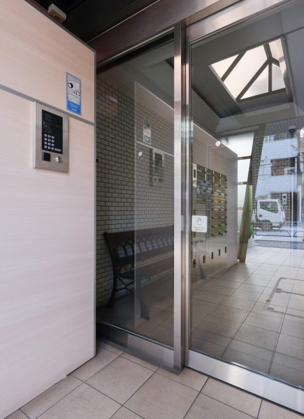 ◆オートロック◆居住者以外の侵入を拒み、不審者や不要なセールスを撃退することができます。安心感を得られるのも大きなポイントです。