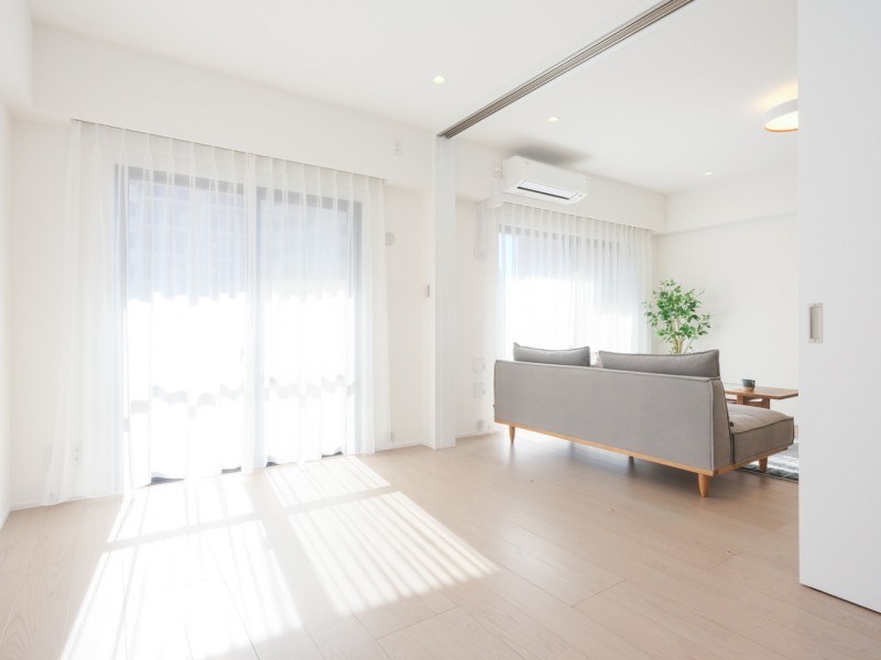 洋室3はリビングに隣接しており、拡張リビングとしてもお使いいただけます。南向きのバルコニーに面しており日差しもたっぷりです。